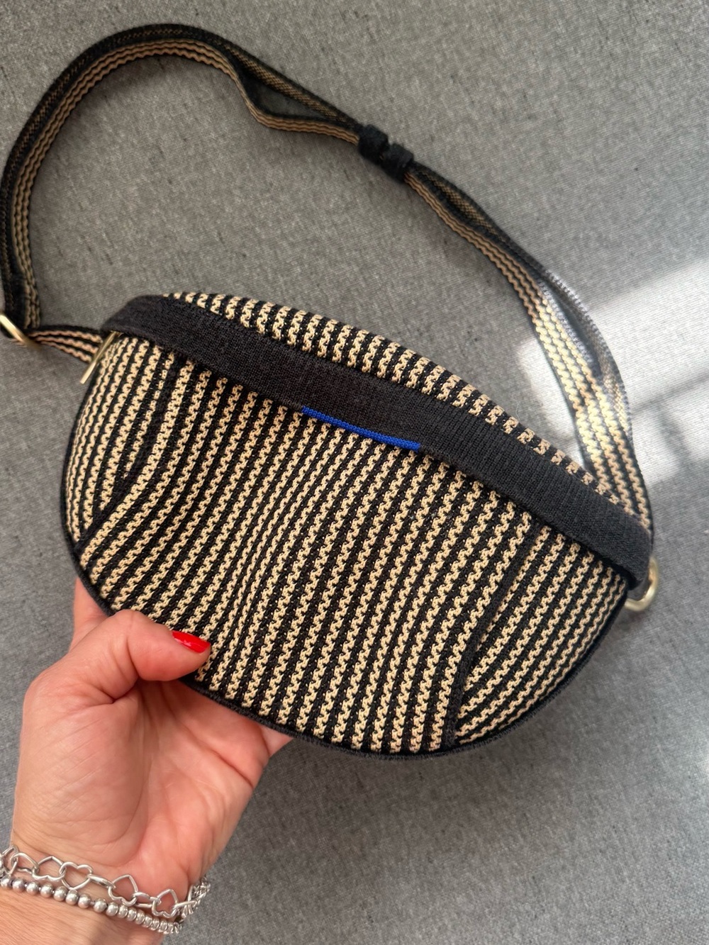 Rothy’s Striped Knit Belt Bag Crossbody Fanny Pack Black Beige Adjustable - Picture 2 of 8